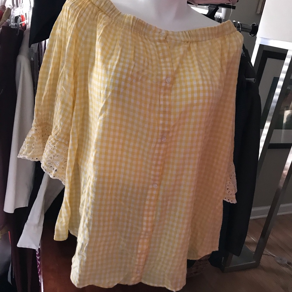 Off the shoulder blouse PLUS
